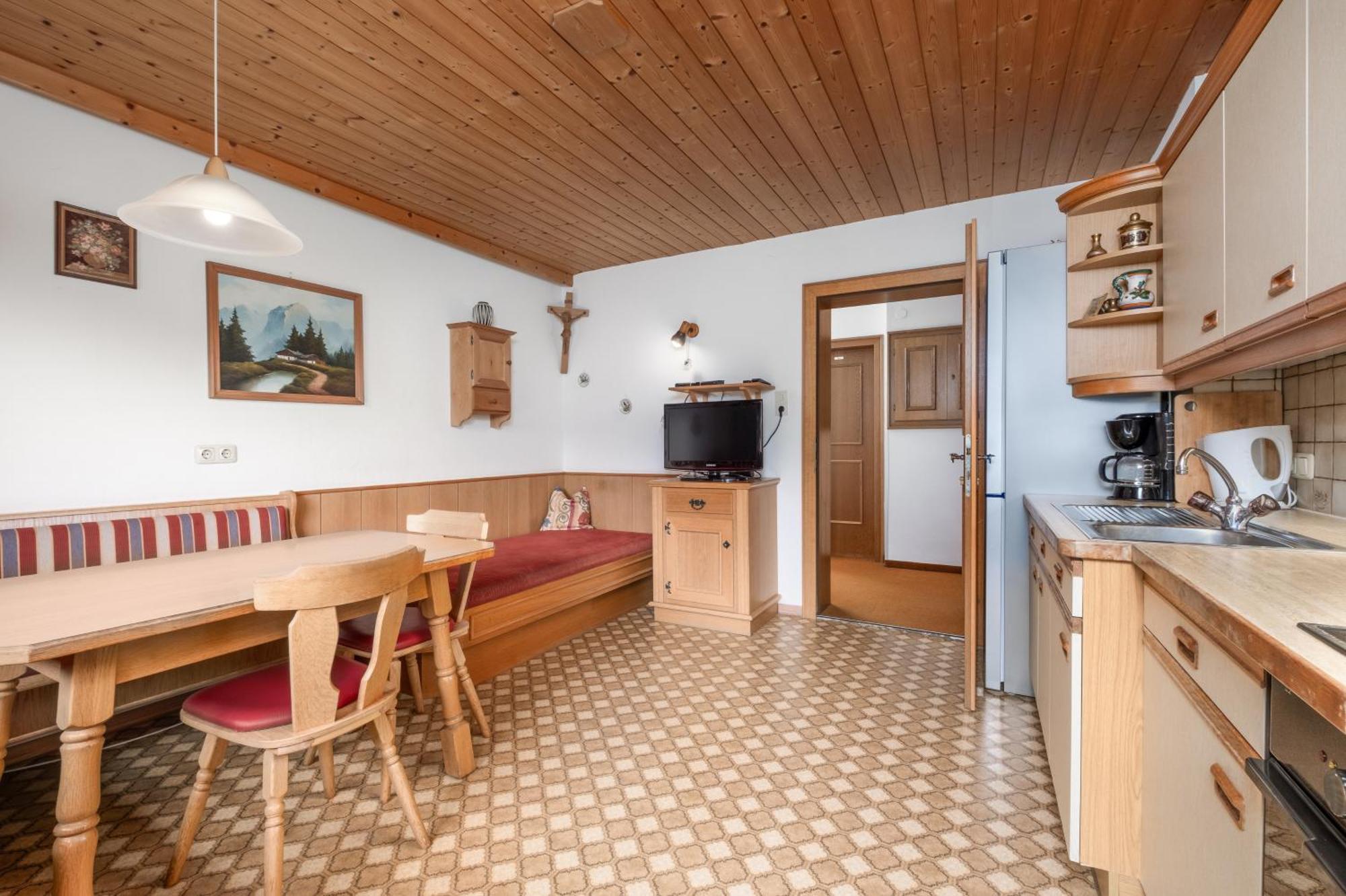 Апартаменты Haus Tuxerklamm Майрхофен Номер фото