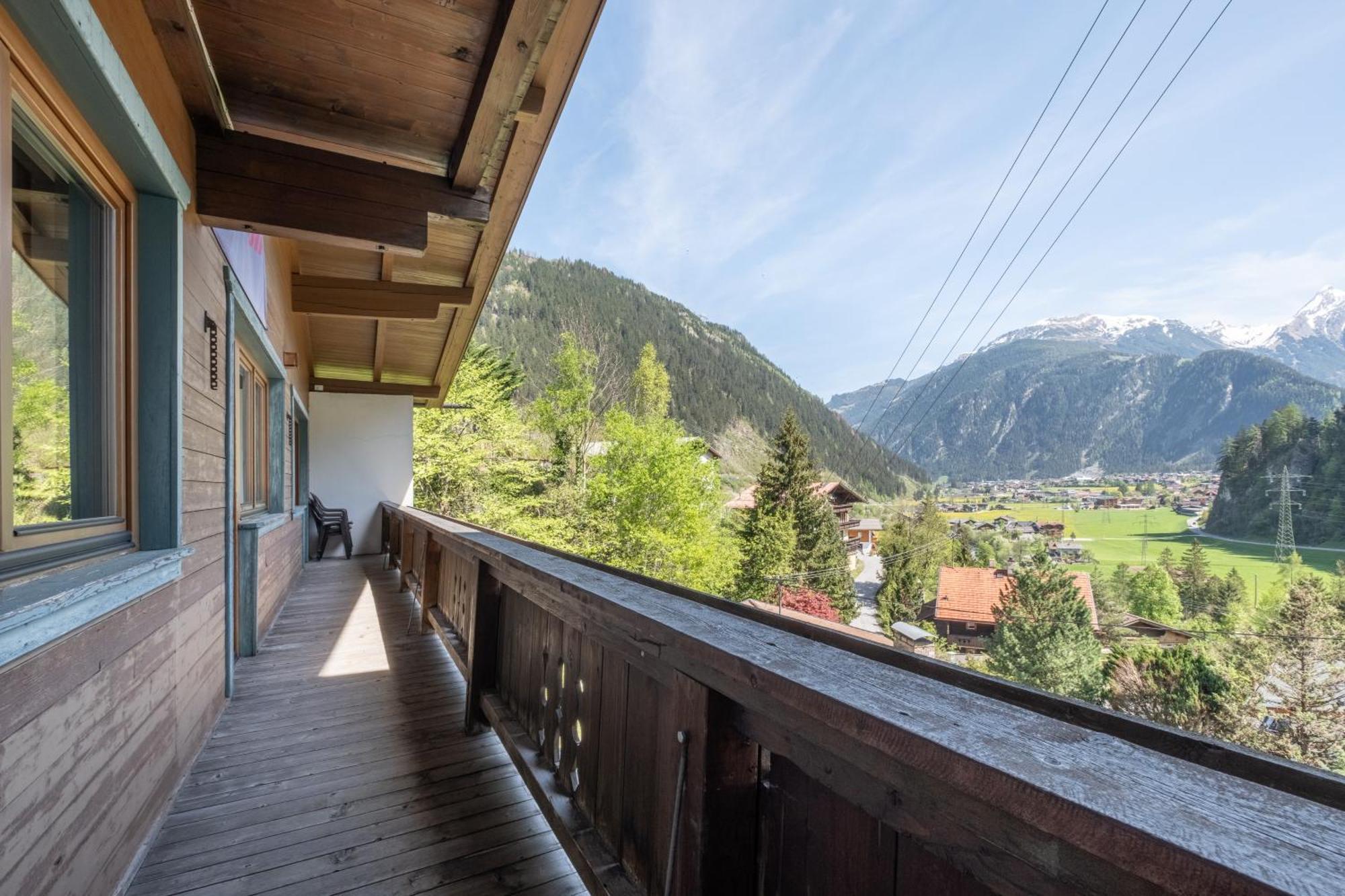 Апартаменты Haus Tuxerklamm Майрхофен Номер фото